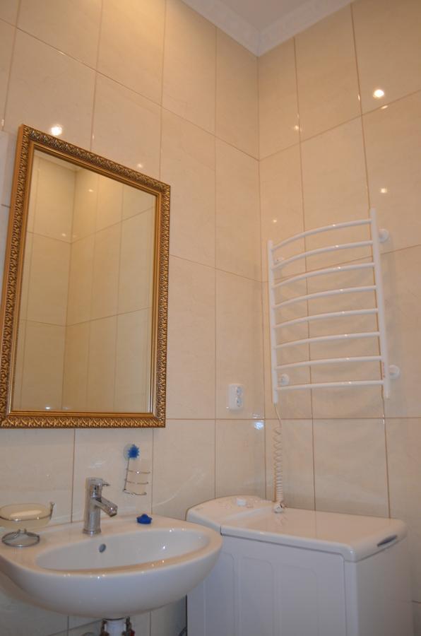 Stepana Bandery Str. 19 Apartment Liov Exterior foto