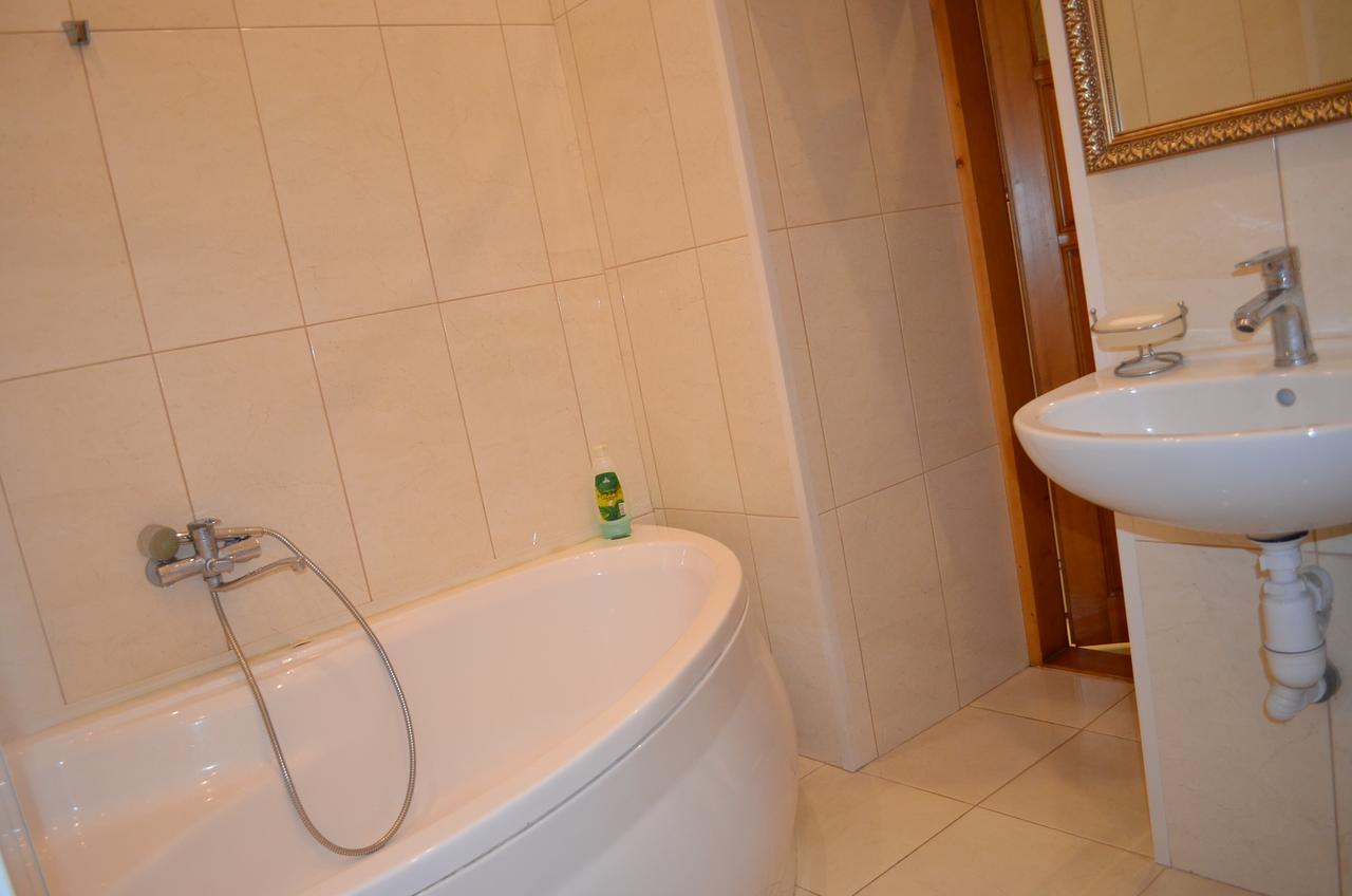 Stepana Bandery Str. 19 Apartment Liov Exterior foto