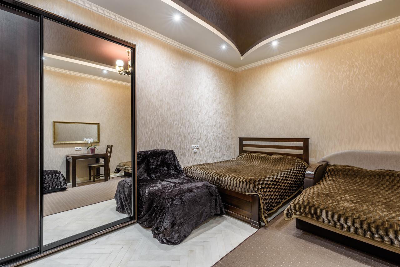 Stepana Bandery Str. 19 Apartment Liov Exterior foto